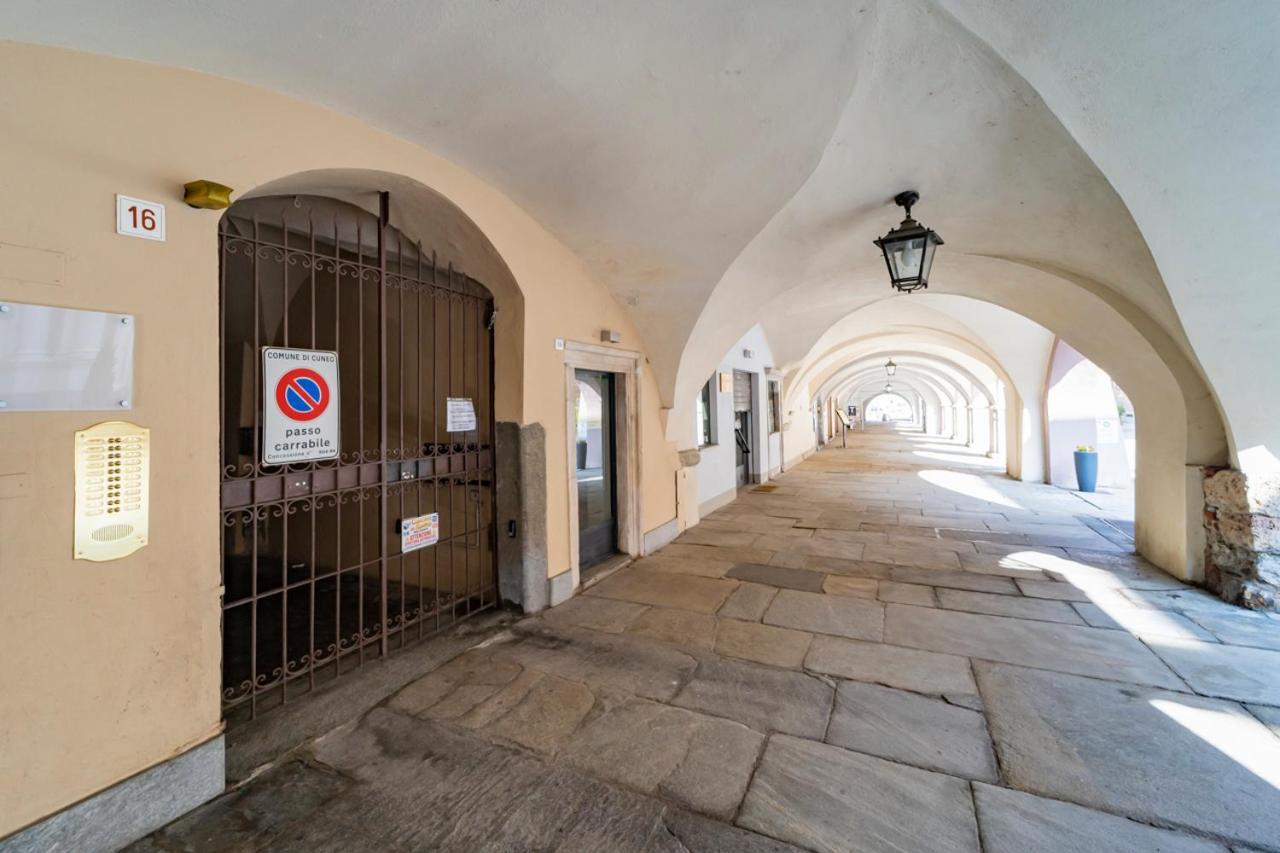 Bamboo Mini Apartment Cuneo Exterior photo